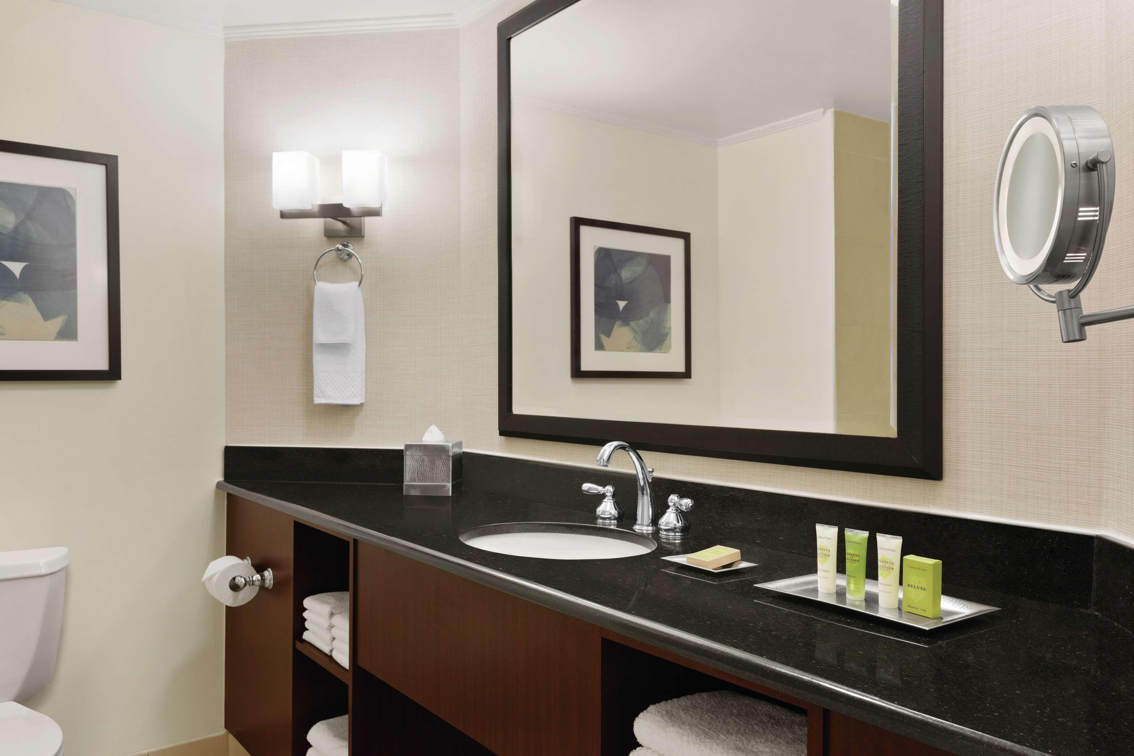 Готель Doubletree By Hilton South Charlotte Tyvola Екстер'єр фото