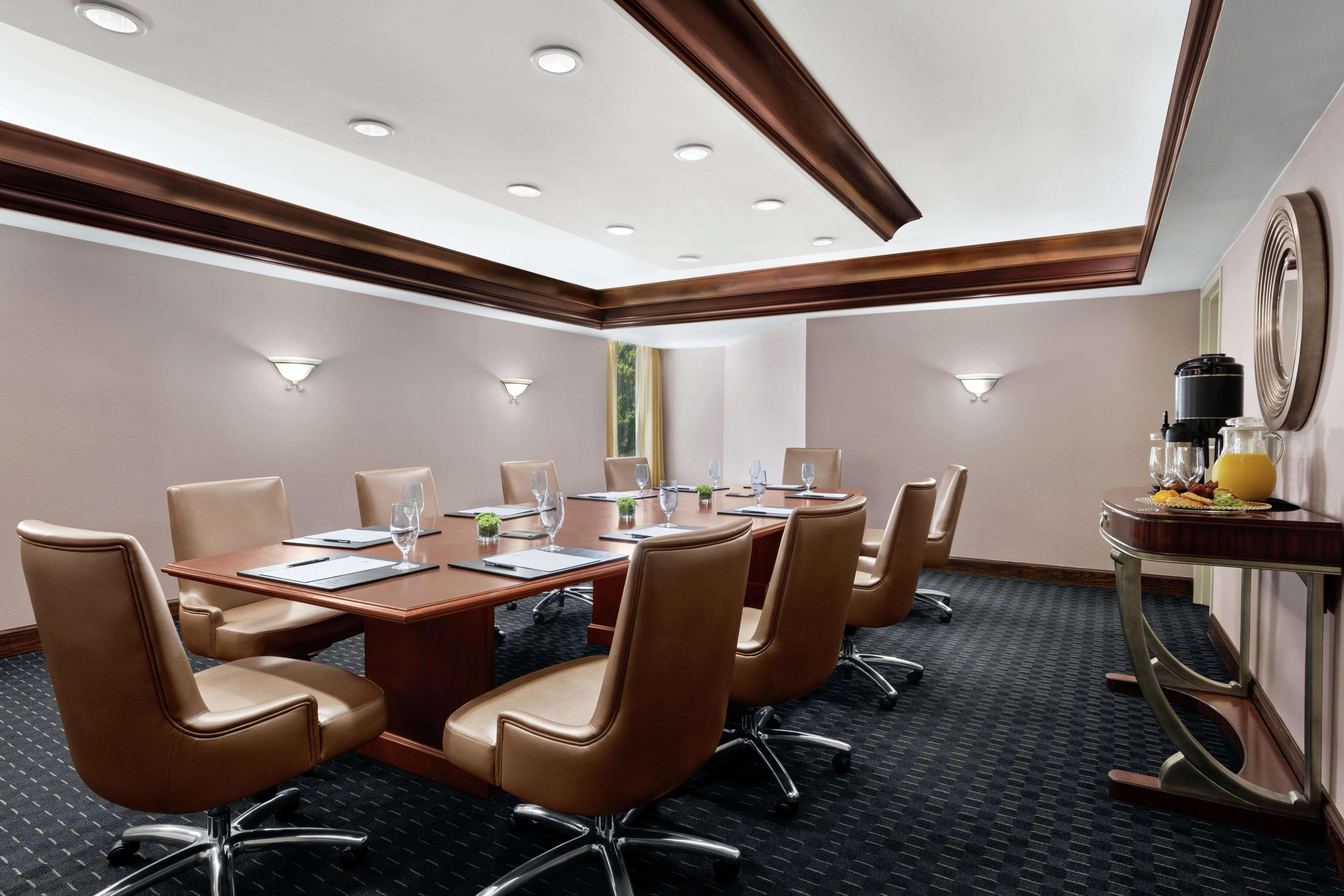 Готель Doubletree By Hilton South Charlotte Tyvola Екстер'єр фото