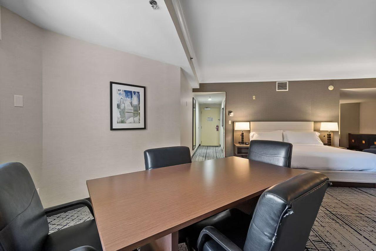 Готель Doubletree By Hilton South Charlotte Tyvola Екстер'єр фото