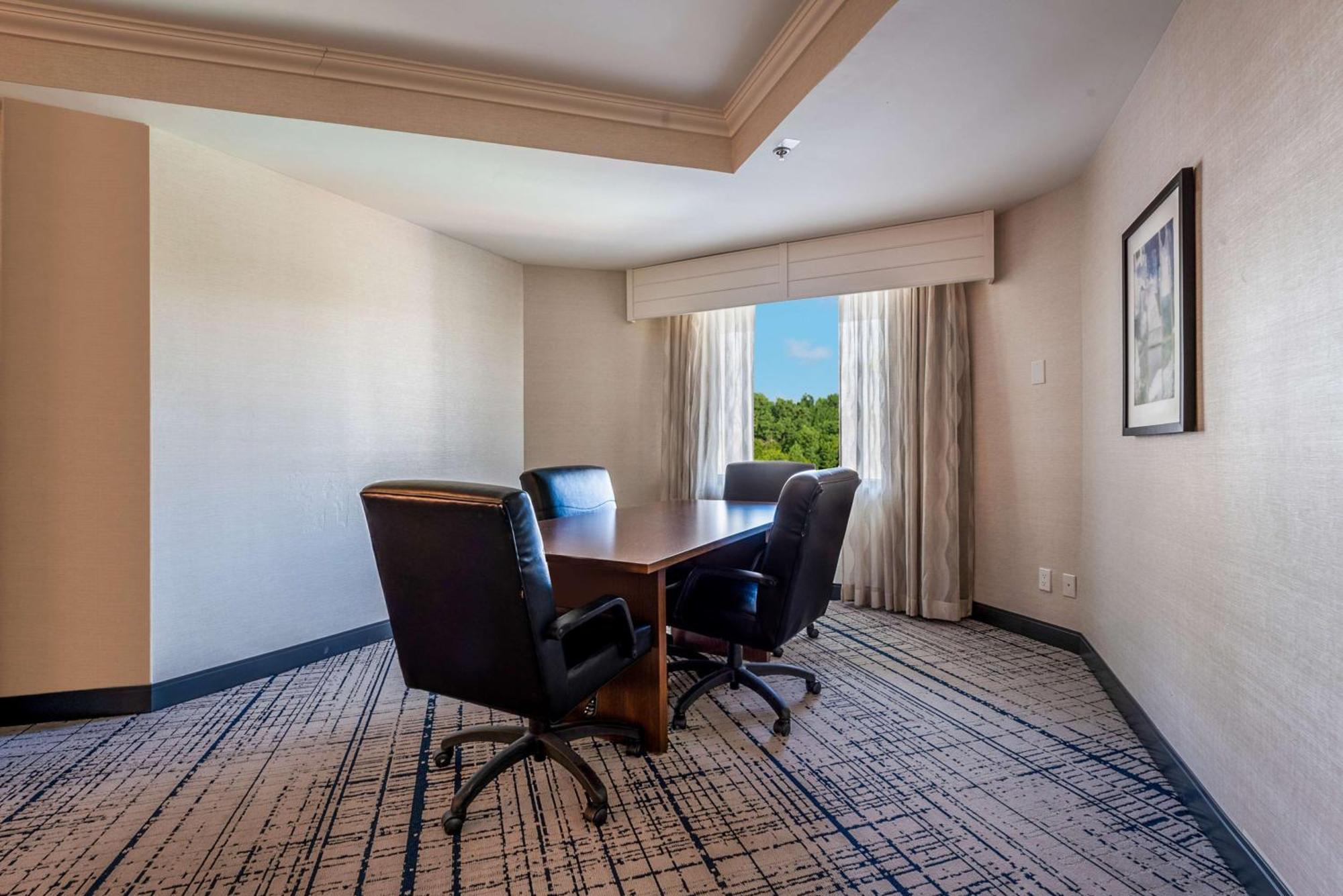Готель Doubletree By Hilton South Charlotte Tyvola Екстер'єр фото