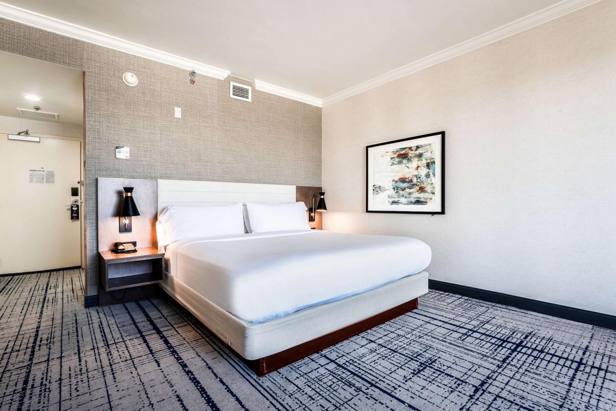 Готель Doubletree By Hilton South Charlotte Tyvola Екстер'єр фото
