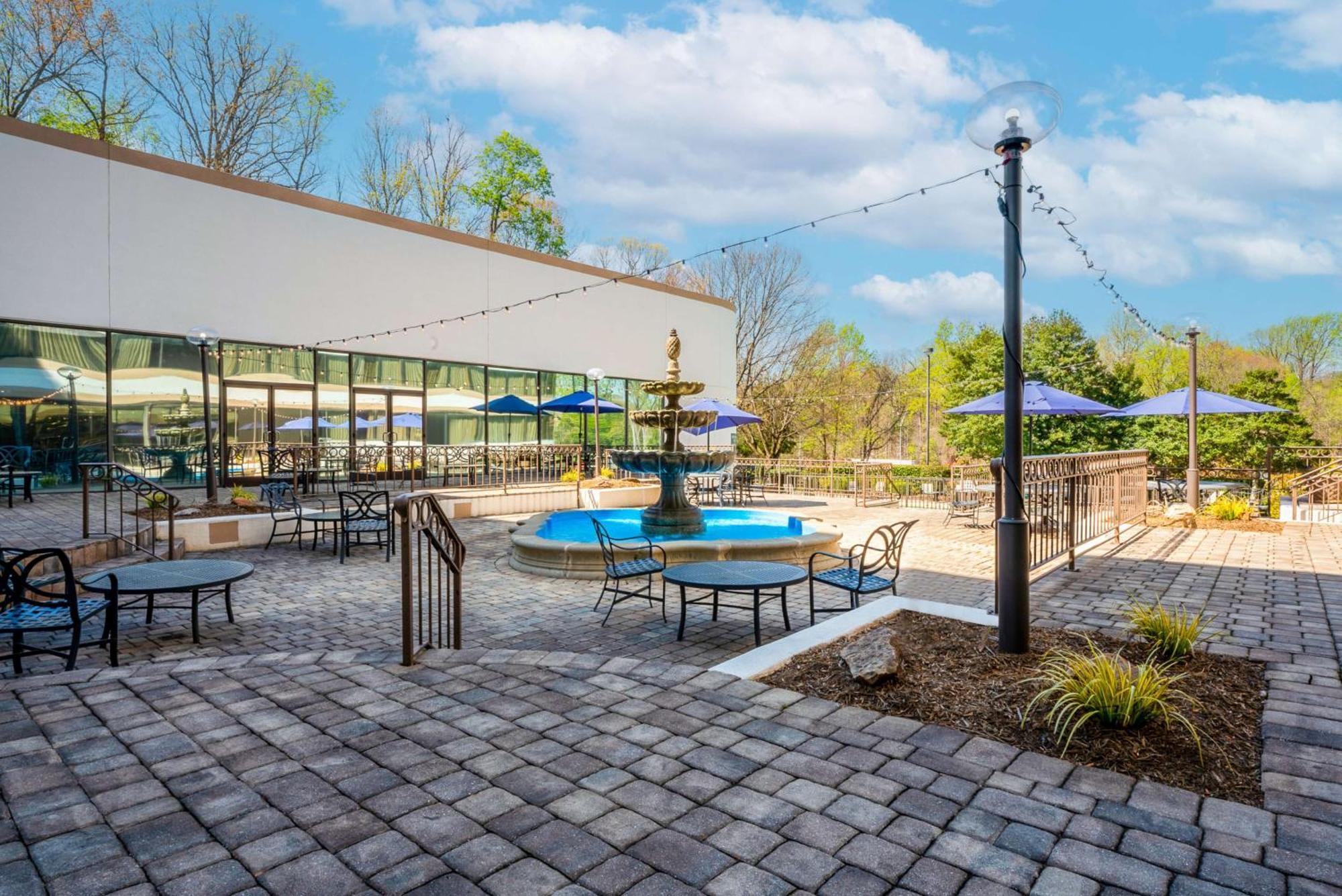 Готель Doubletree By Hilton South Charlotte Tyvola Екстер'єр фото