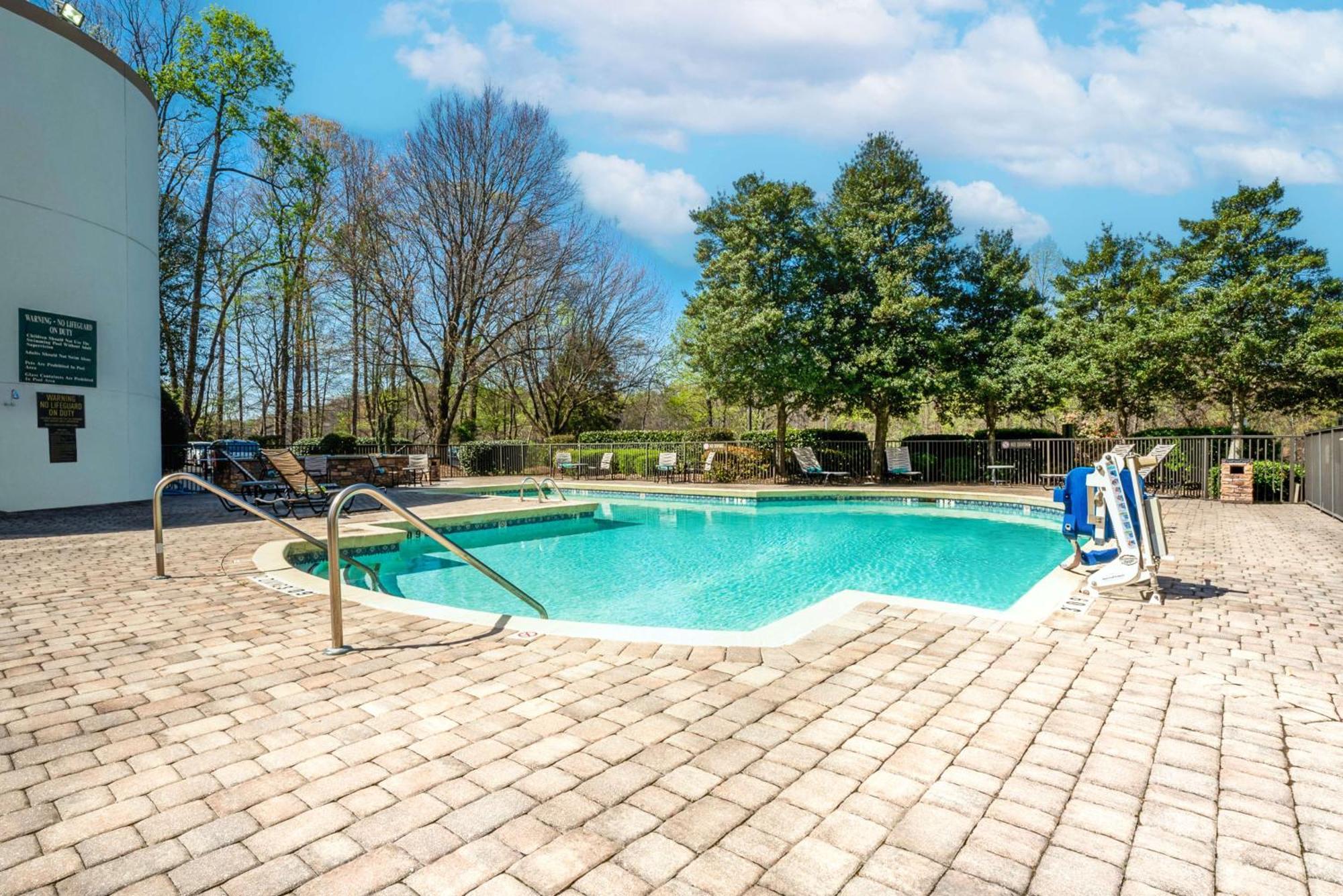 Готель Doubletree By Hilton South Charlotte Tyvola Екстер'єр фото