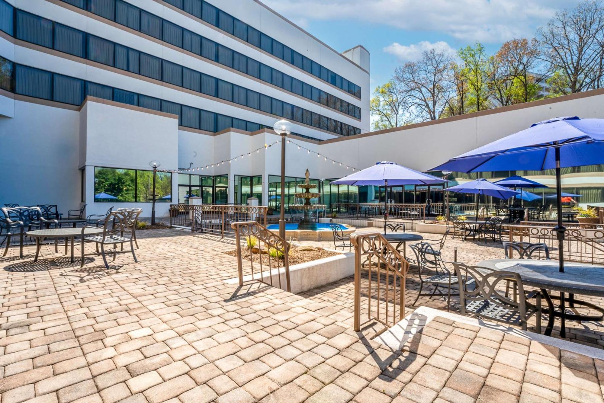 Готель Doubletree By Hilton South Charlotte Tyvola Екстер'єр фото